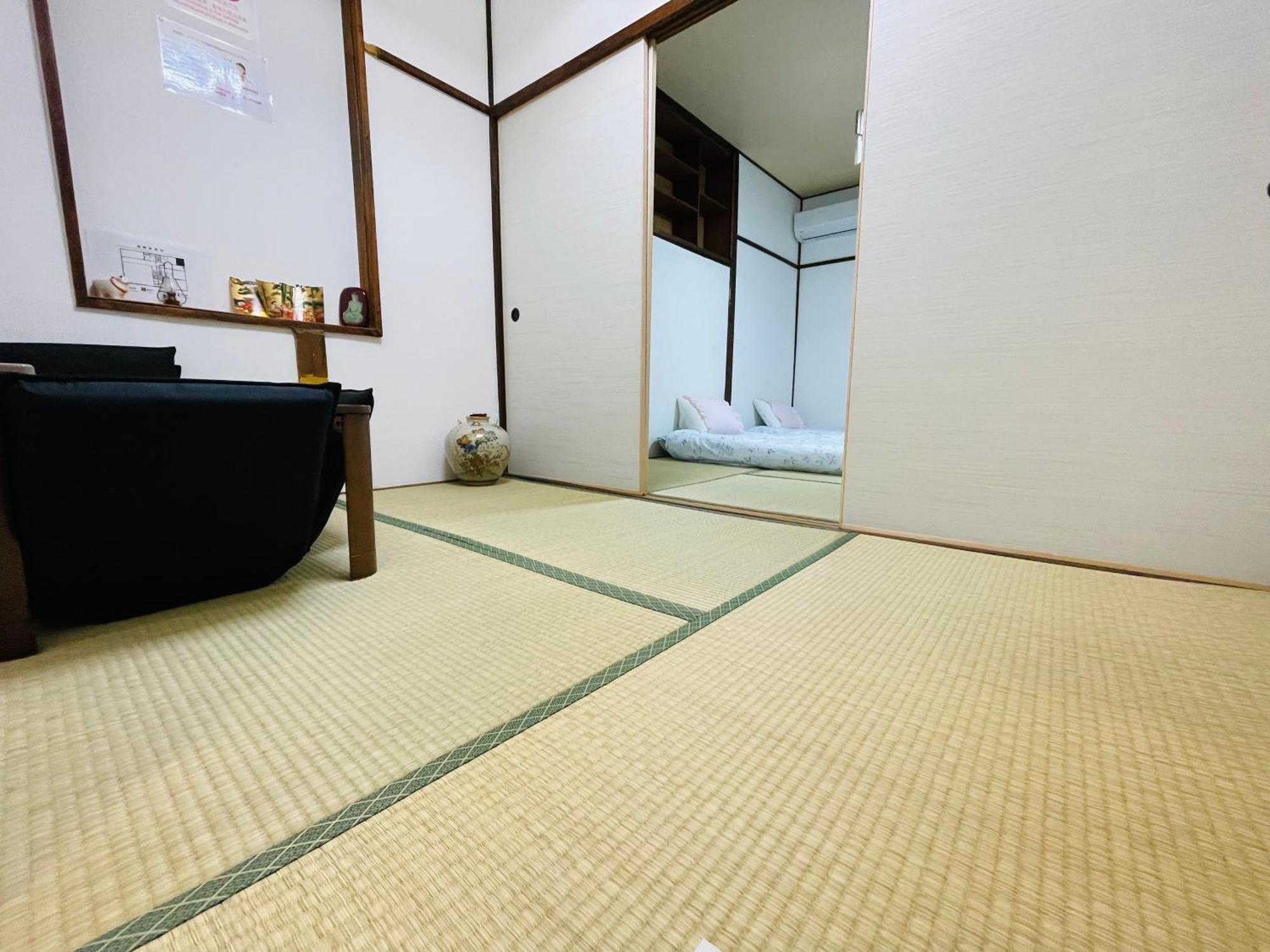 難波心斎橋10Minutes民宿2号室 Osaka Dış mekan fotoğraf