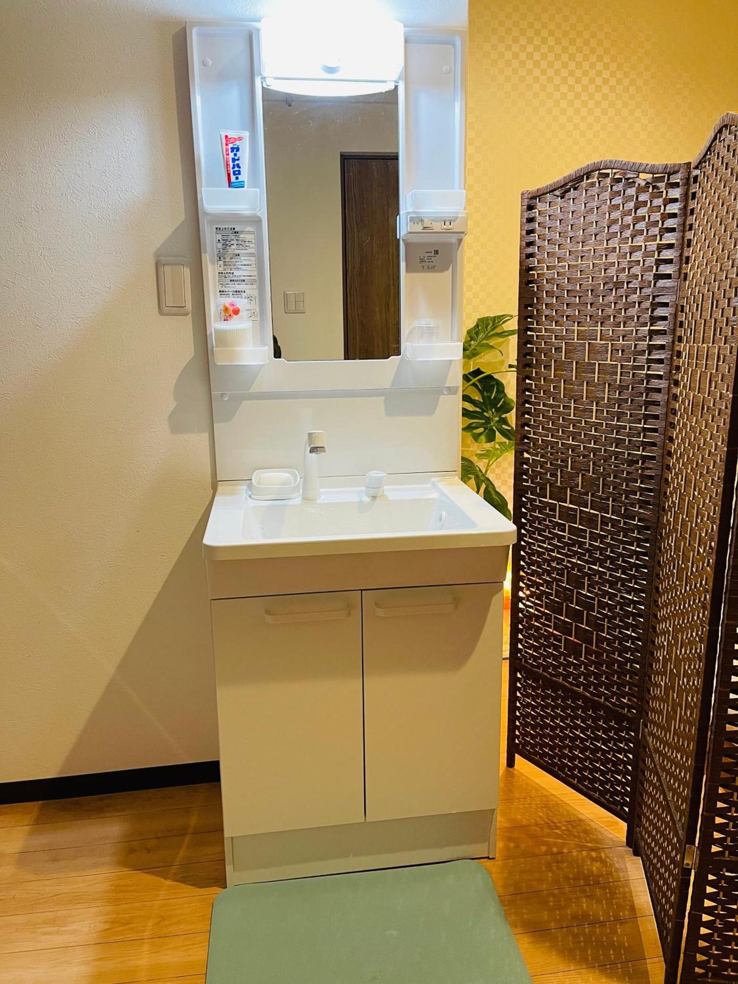 難波心斎橋10Minutes民宿2号室 Osaka Dış mekan fotoğraf